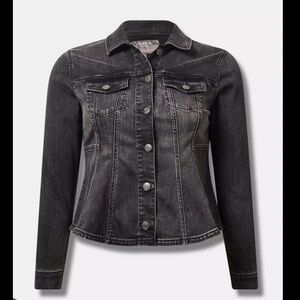 🆕 GREY FIT AND FLARE JEAN JACKET 🆕